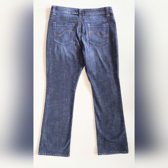 Lee Platinum Label  Size 14M Midrise Barely Bootcut Blue Denim Jeans - Picture 4 of 7